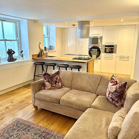 Opulent Oasis In London Apartment Екстериор снимка