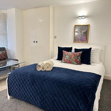 Opulent Oasis In London Apartment Екстериор снимка