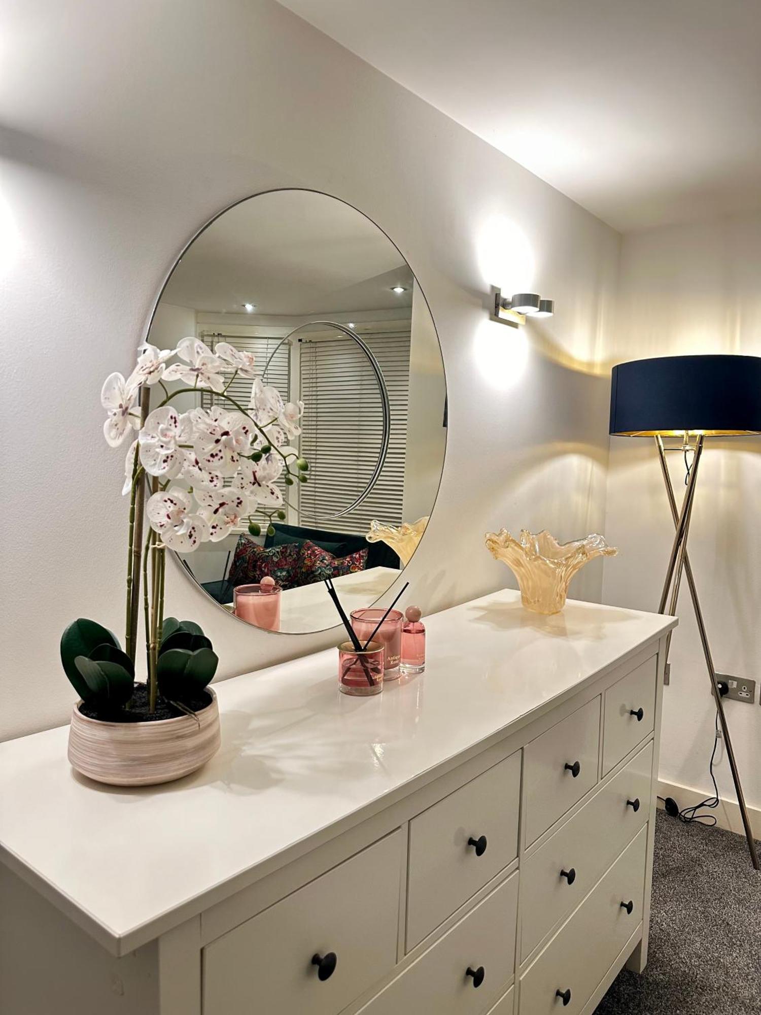 Opulent Oasis In London Apartment Екстериор снимка